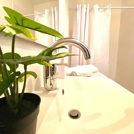 Le Chinchauvaud, Spacieux Avec Balcon Apartamento *