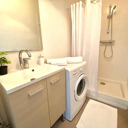Le Chinchauvaud, Spacieux Avec Balcon Apartamento *